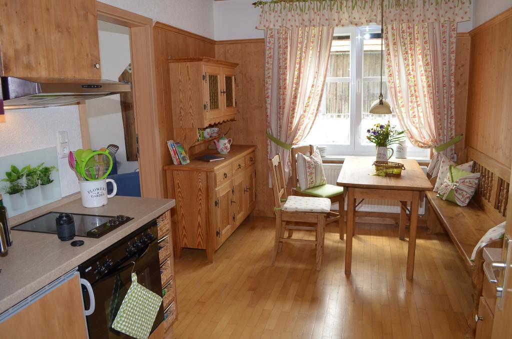 Die Dirndlkoenigin Grunenbach Habitación foto